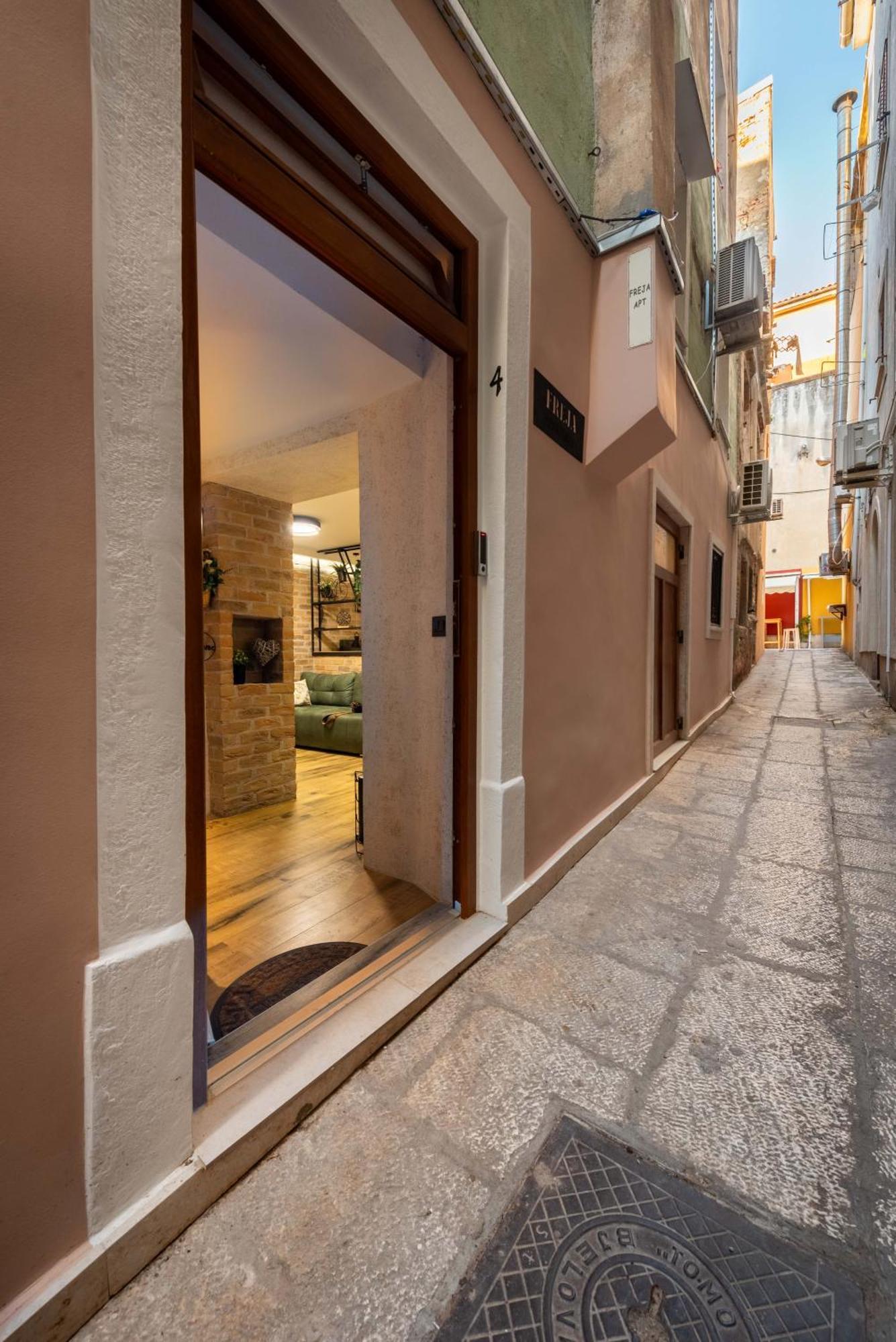 Freja- Luxury Studio Apartment Old Town Zadar Center Esterno foto